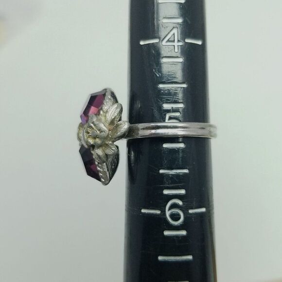 Vintage Heart Shape Purple Rhinestone Ring with Silver Tone Adjust Band, Leaf - Picture 4 of 7